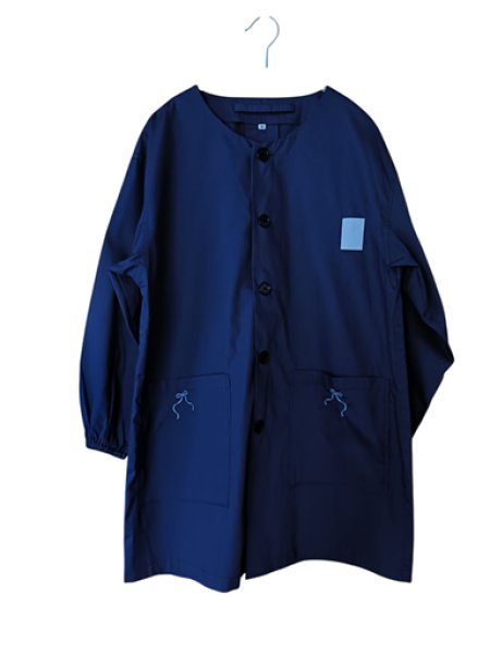 画像1: M【１４０】スモック　ロング　紺　長袖 前開き リボン水色刺繍 (1)