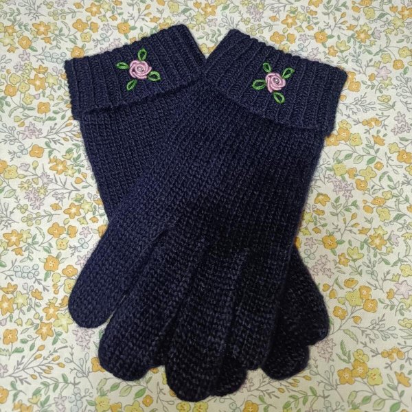 画像2: キッズニット手袋【紺】M　ピンクバラ (2)