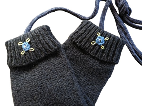 画像2: ※紐付き※キッズニット手袋【紺】M　ブルーバラ (2)